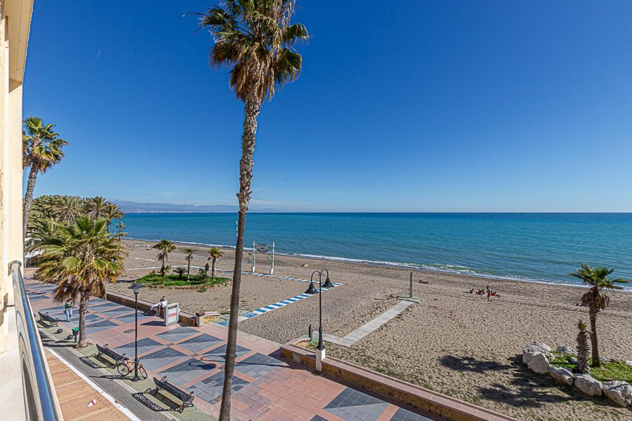 Fantastic Views , On The Location In Appartement *